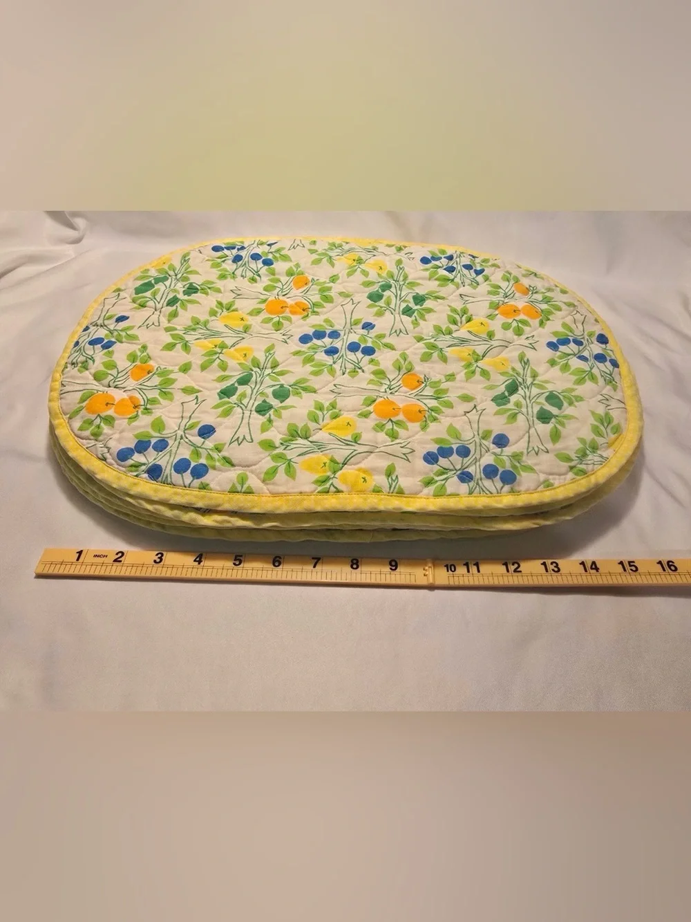 Vintage 12pc Quilted Oval Placemats Yellow Fruit Garden Citrus Retro 1970s